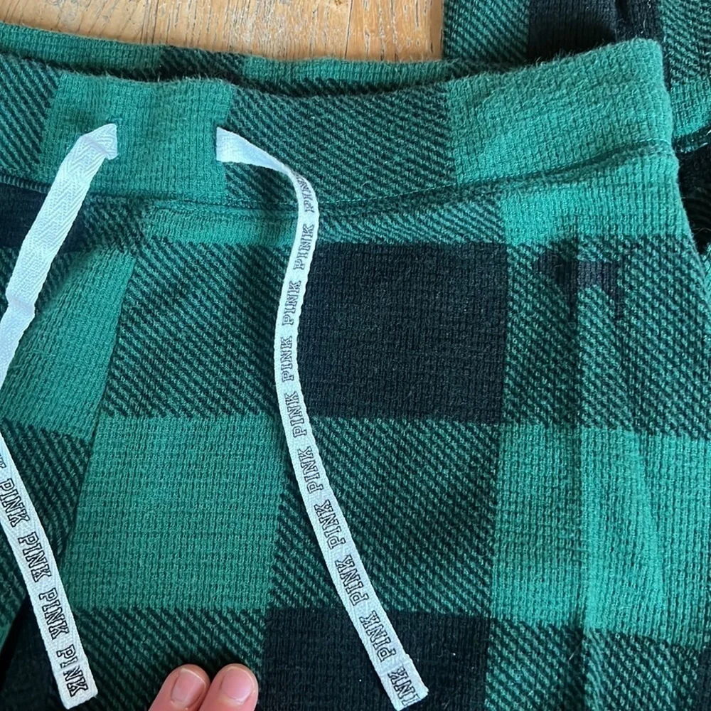 NEW Condition PINK Victoria’s Secret black/green plaid super soft 2-piece PJ set